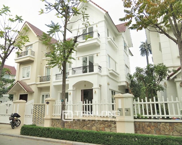 3 bedrooms Villa in Long Bien, Vietnam No. 3305