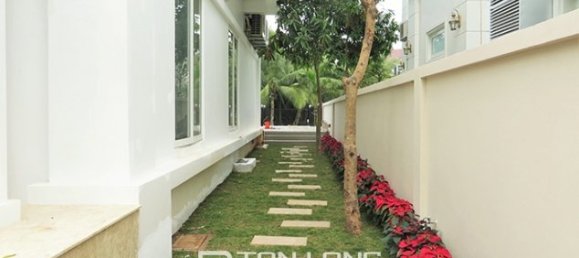 3 bedrooms Villa in Long Bien, Vietnam No. 3305 3