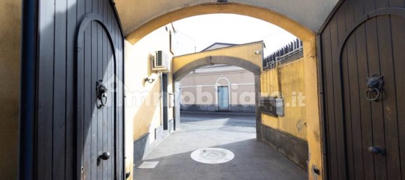 Коммерческая недвижимость с 2 комнатами в Сан Грегорио ди Катания, Италия № 268136 9