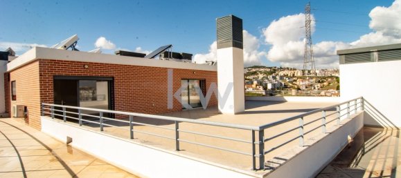 Дуплекс с 3 спальнями в Одивелаш, Португалия № 84535 40