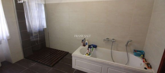 4 غرف نوم منزل في Mosta, Malta رقم 8377 26