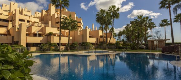 1 bedroom Penthouse in Estepona, Spain No. 146703 2