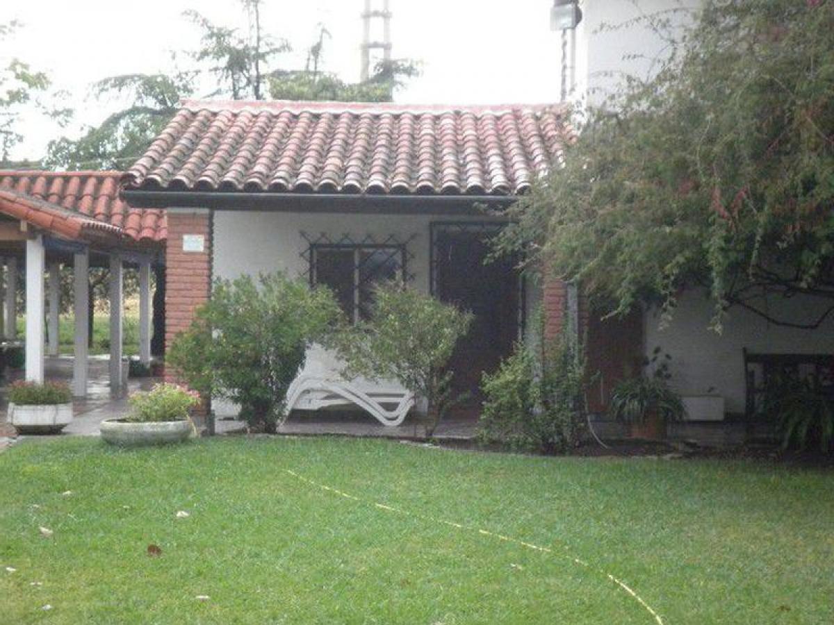 Дом с 5 спальнями в Эскобар, Аргентина № 61228