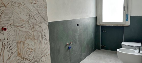 3 rooms Apartment in Florence, Italy No. 49008 4