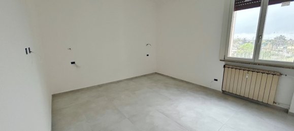 3 rooms Apartment in Florence, Italy No. 49008 8