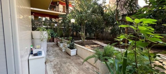 Квартира с 4 комнатами в Рим, Италия № 32380 2