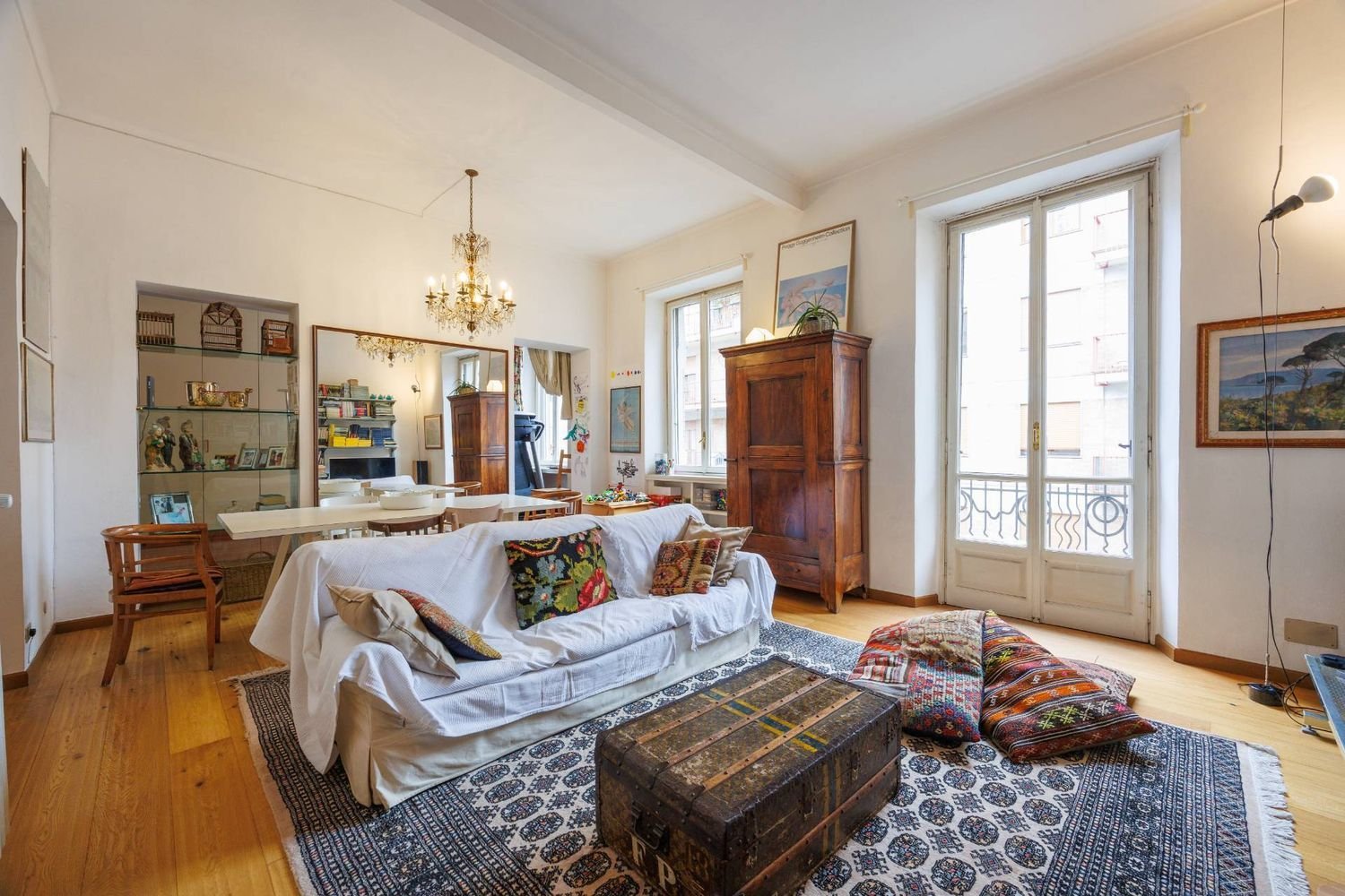 6 bedrooms Apartment in Turin, Italy No. 379744