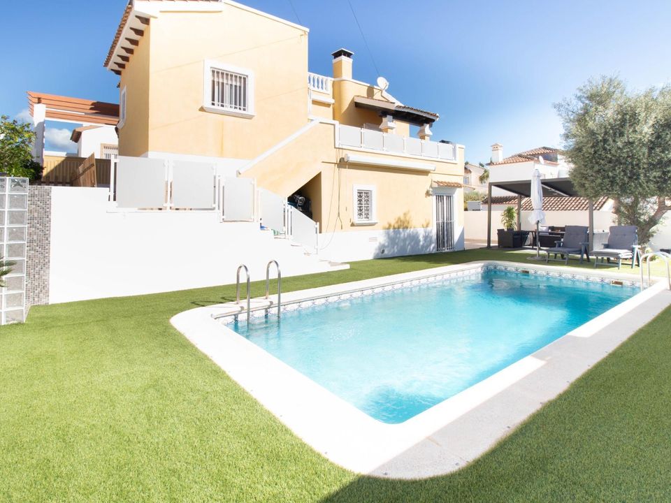 3 Schlafzimmer Villa in San Miguel de Salinas, Spain, Nr. 176032
