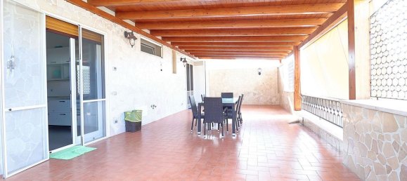 3-salle Appartement à Bari, Italy No. 119654 9