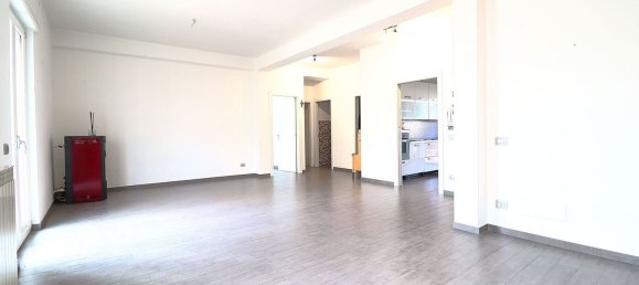 3-salle Appartement à Bari, Italy No. 119654 3