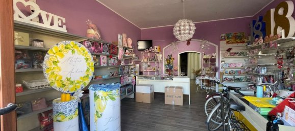 Коммерческая недвижимость 100м² в Лезина, Италия № 126807 5