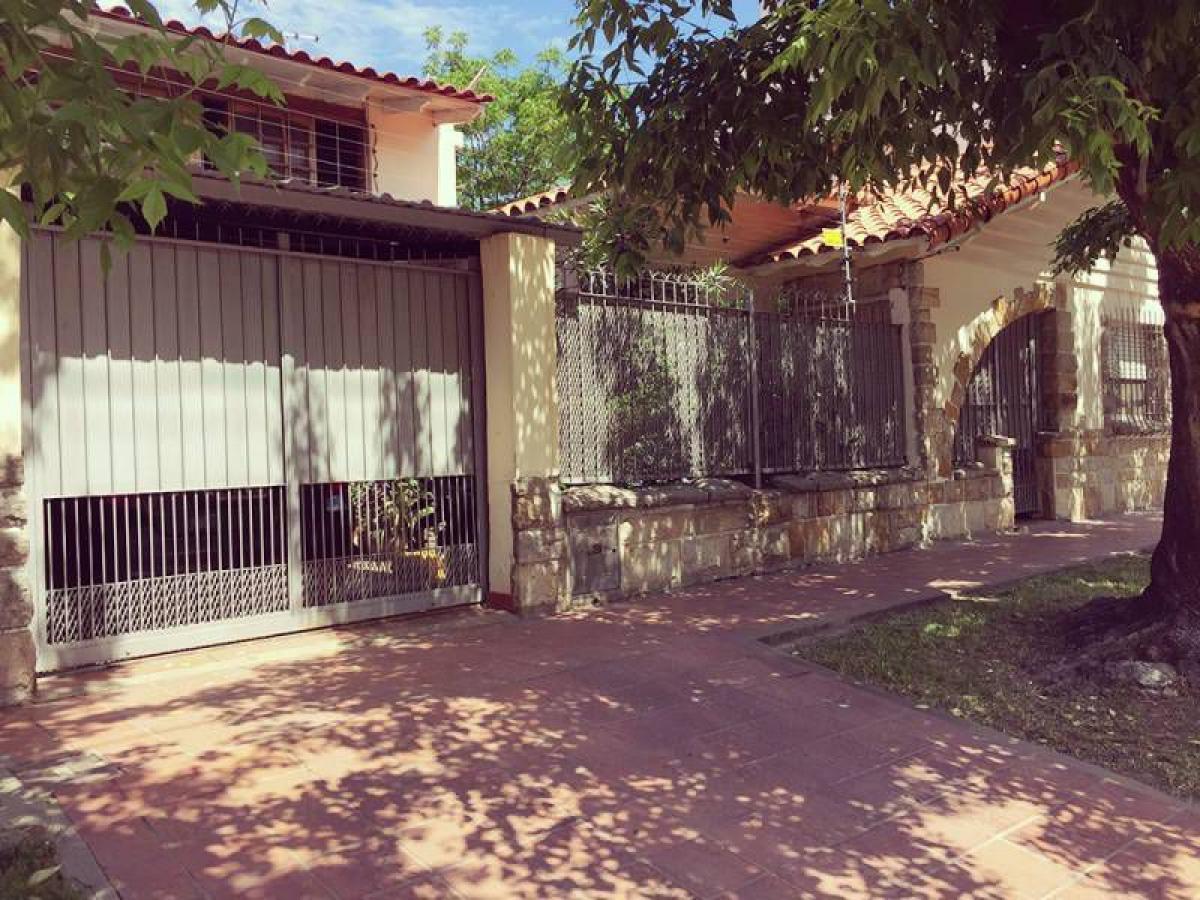 2 غرف نوم منزل في Florencio Varela, Argentina رقم 20105