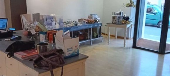 46m² Commercial property in Sarzana, Italy No. 206654 4