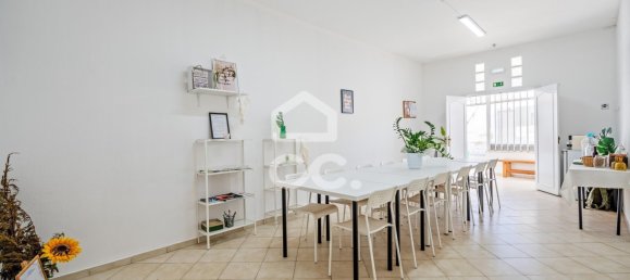 6 bedrooms Building in Portimao, Portugal No. 284751 4