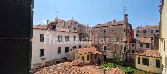 2 bedrooms Apartment in Venice, Italy No. 305542 4