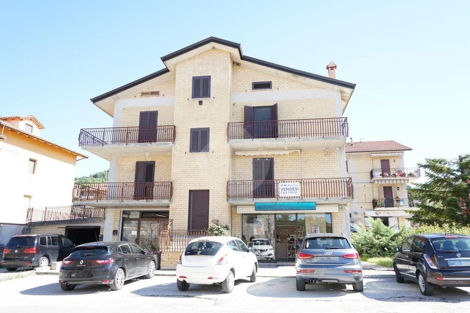 6 bedrooms Apartment in Gubbio, Italy No. 361338