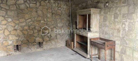 18m² Garage in Lisieux, France No. 356951 3