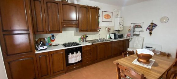 4 غرف نوم شقة في Santo Stefano di Magra, Italy رقم 331790 24