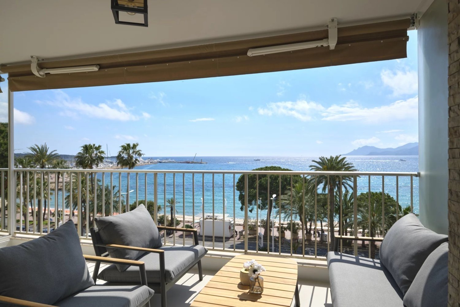 2 bedrooms Apartment in Cannes, France No. 38208