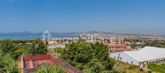 5 bedrooms Villa in Ercolano, Italy No. 343349 8