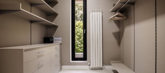 5 bedrooms Commercial property in Budva, Montenegro No. 33 10