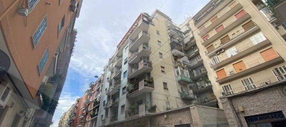 3 rooms Apartment in Bari, Italy No. 41051 2