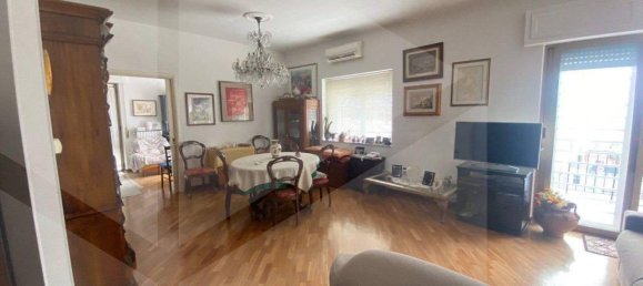 3 rooms Apartment in Bari, Italy No. 41051 5