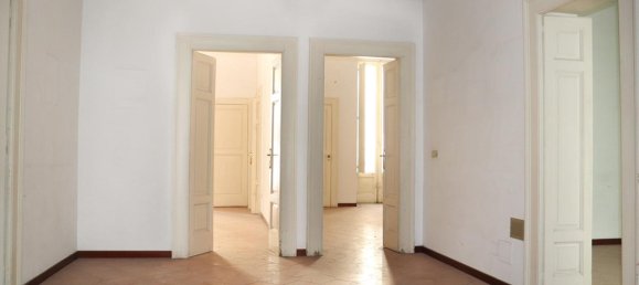 Apartamento de 5 habitaciónes en Bari, Italy No. 163866 11