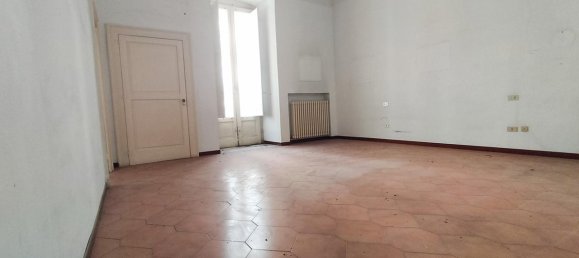 Apartamento de 5 habitaciónes en Bari, Italy No. 163866 2