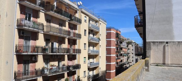 Apartamento de 5 habitaciónes en Bari, Italy No. 163866 7
