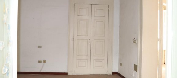 Apartamento de 5 habitaciónes en Bari, Italy No. 163866 5