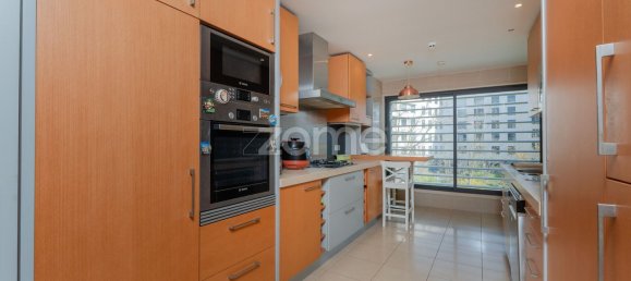 3 bedrooms Apartment in Lisbon, Portugal No. 108259 6