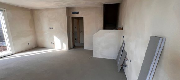 4 rooms Villa in Montichiari, Italy No. 155971 6