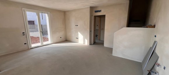 4 rooms Villa in Montichiari, Italy No. 155971 7