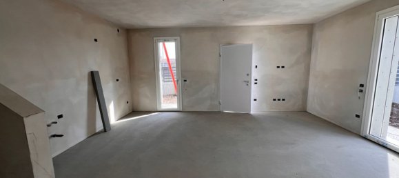 4 rooms Villa in Montichiari, Italy No. 155971 11