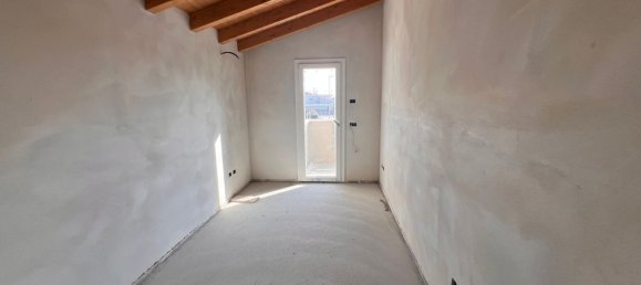4 rooms Villa in Montichiari, Italy No. 155971 13