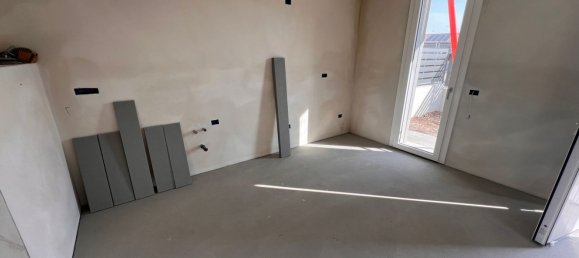 4 rooms Villa in Montichiari, Italy No. 155971 5