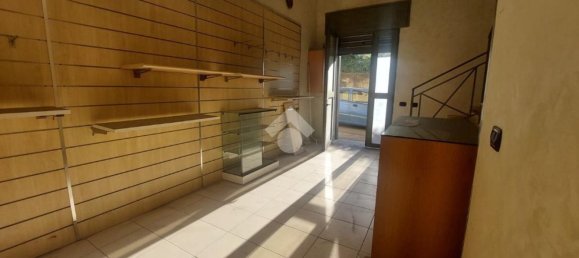 22m² Commercial property in Naples, Italy No. 279055 2