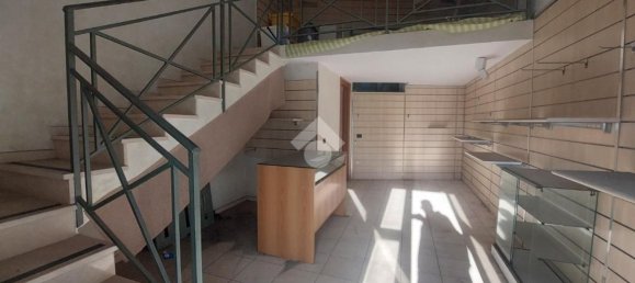 22m² Commercial property in Naples, Italy No. 279055 8