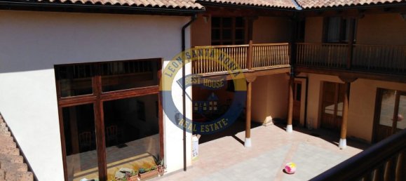 15 bedrooms House in Villaquilambre, Spain No. 101187 2