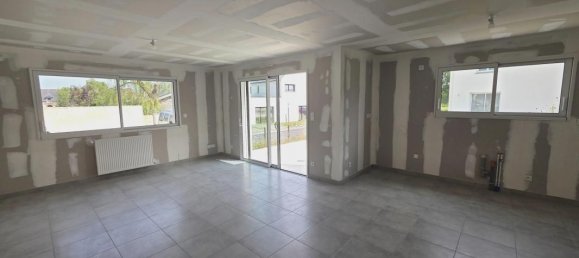 Casa de 4 dormitorios en Janze, France No. 284565 2