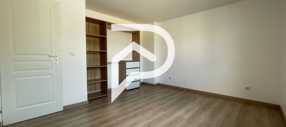 3 bedrooms House in Chartres, France No. 82569 9