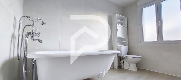 3 bedrooms House in Chartres, France No. 82569 6