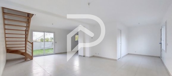 3 bedrooms House in Chartres, France No. 82569 2