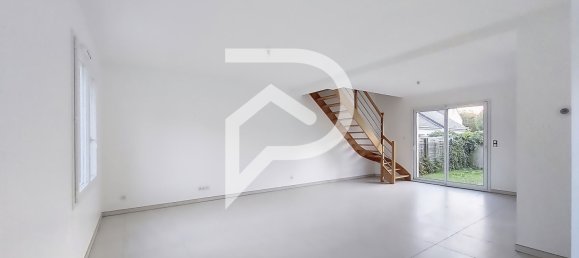 3 bedrooms House in Chartres, France No. 82569 4