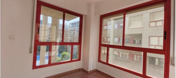 Apartamento de 4 dormitorios en Valencia, Spain No. 190909 3
