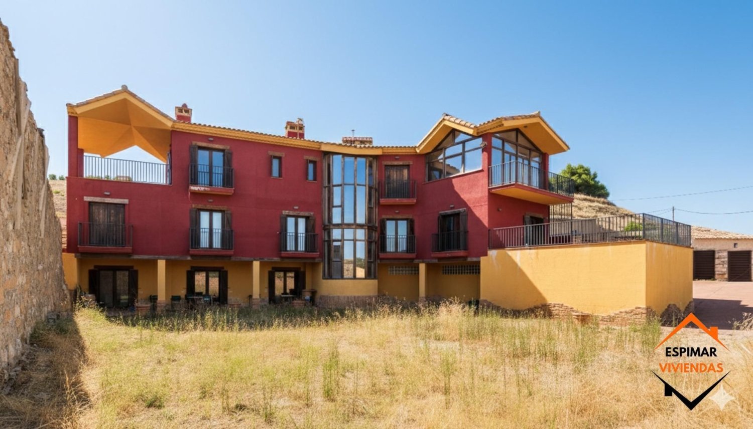 4 bedrooms Building in Zaragoza, Spain No. 256083