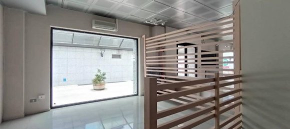 2-Zimmer Gewerbliche Immobilie in Udine, Italy, Nr. 296731 3