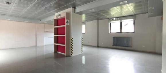 2-Zimmer Gewerbliche Immobilie in Udine, Italy, Nr. 296731 5