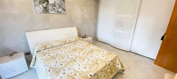 3-salle Appartement à Bari, Italy No. 20497 14